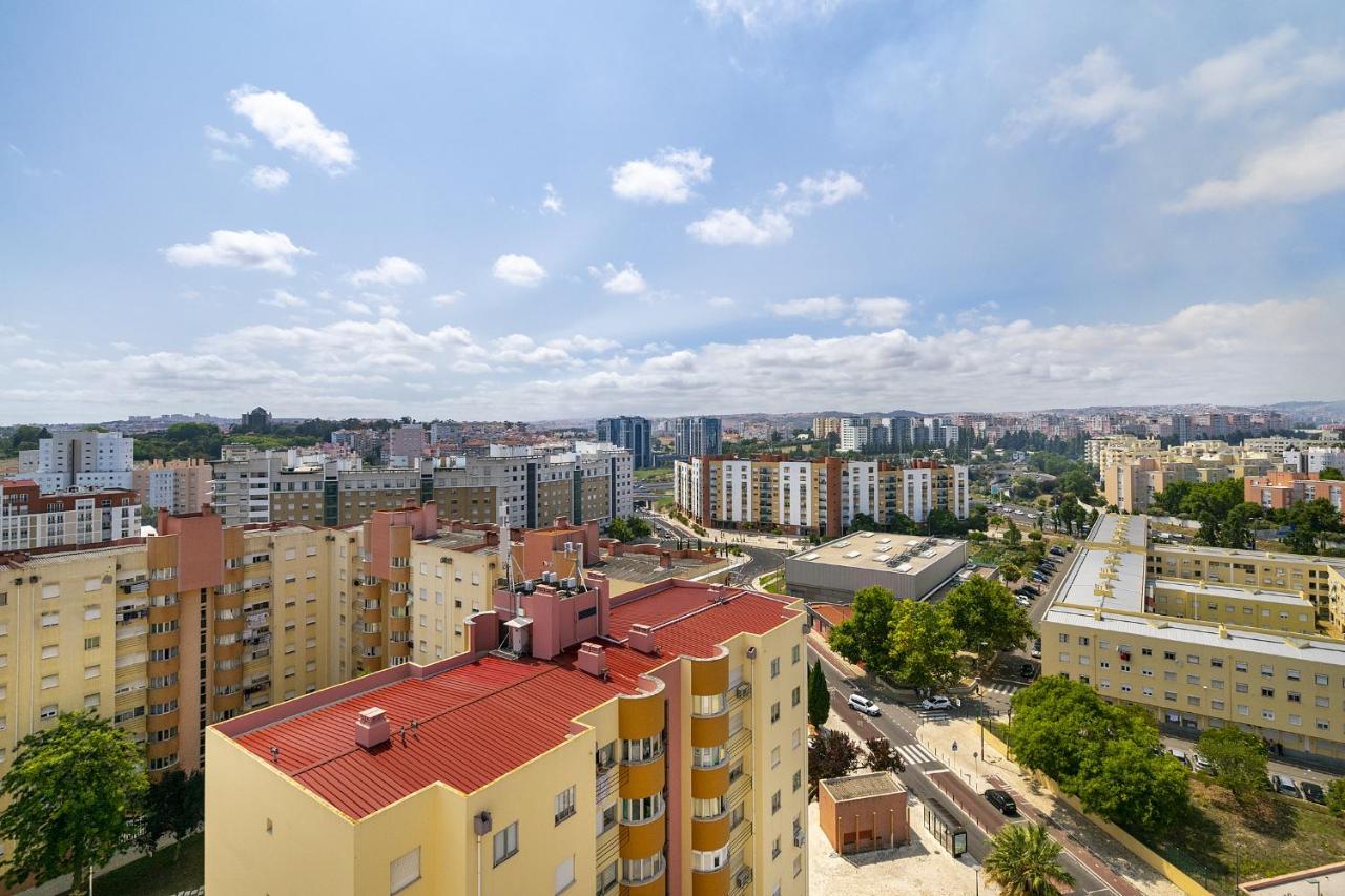 Whome Family Condo - Urban Retreat With Parking, Ac, Elevator In Great Location 리스본 외부 사진