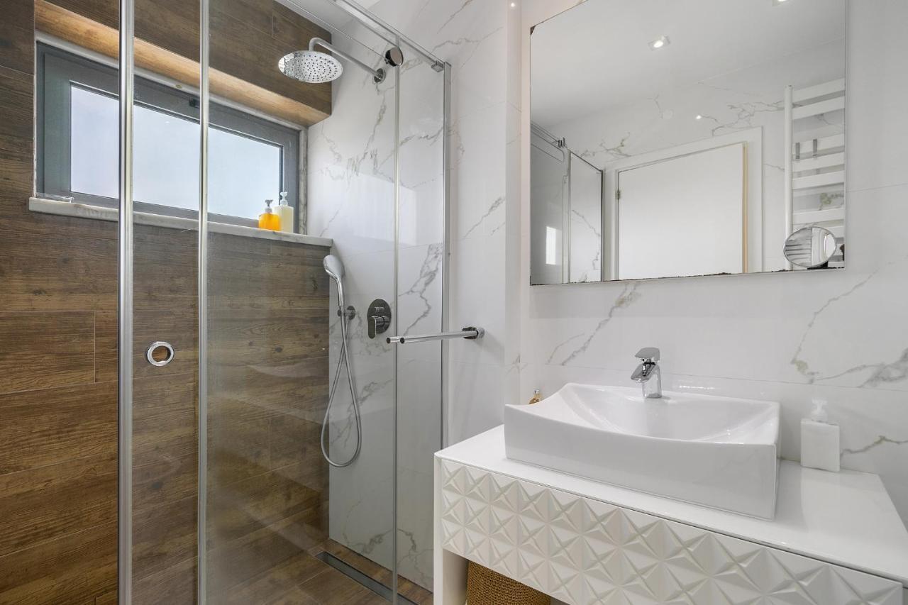 Whome Family Condo - Urban Retreat With Parking, Ac, Elevator In Great Location 리스본 외부 사진