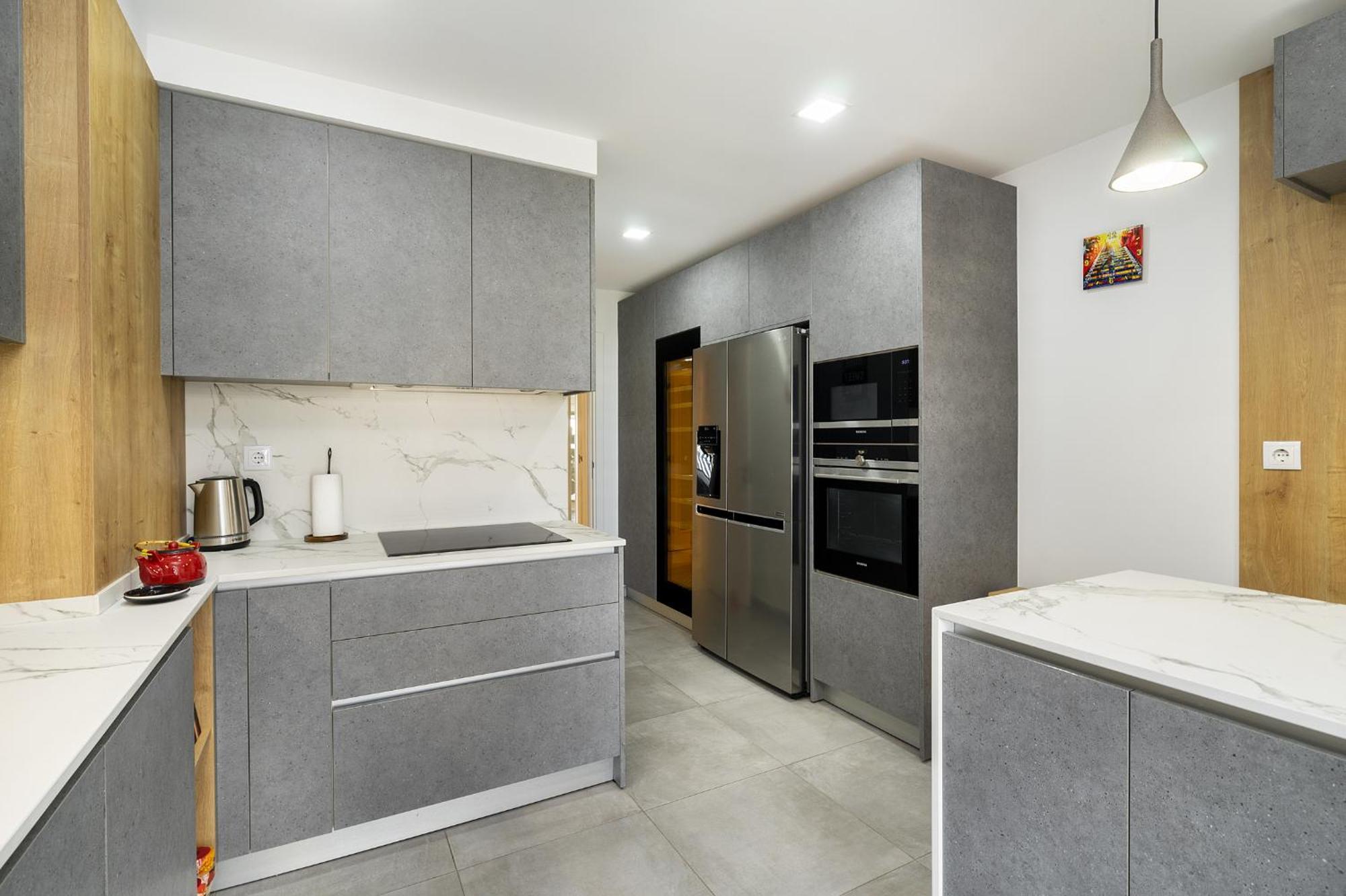 Whome Family Condo - Urban Retreat With Parking, Ac, Elevator In Great Location 리스본 외부 사진
